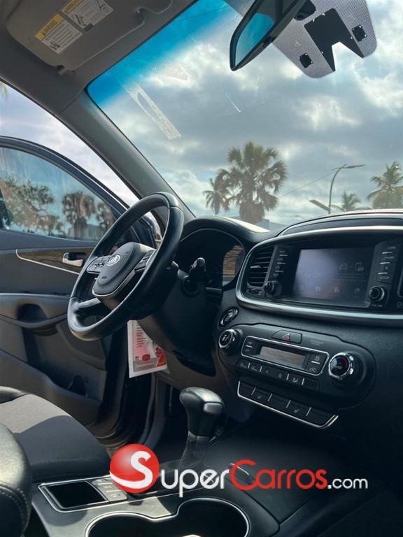 2020 Kia Sorento — foto 6 / 8