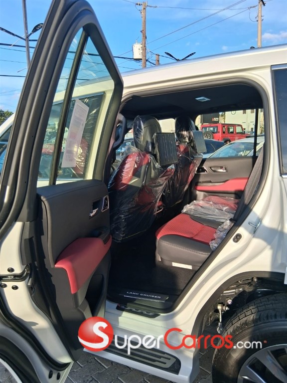 2026 Toyota Land Cruiser 70 ANIVERSARIO — foto 5 / 11