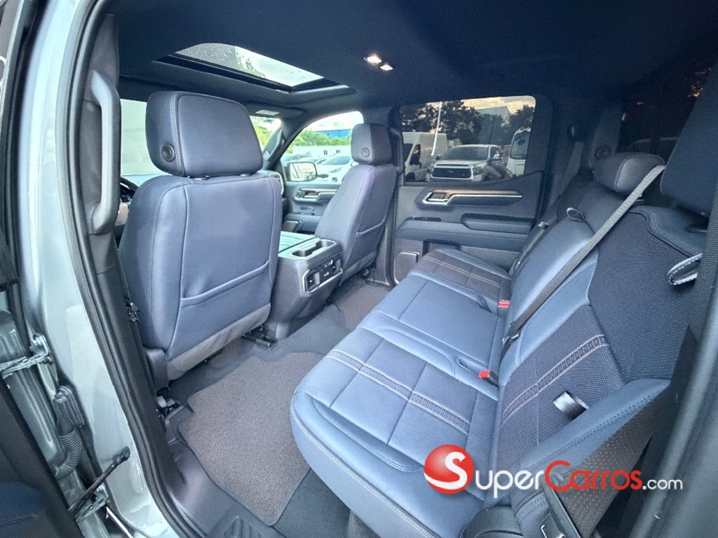 2023 Chevrolet Silverado High Country — foto 8 / 12