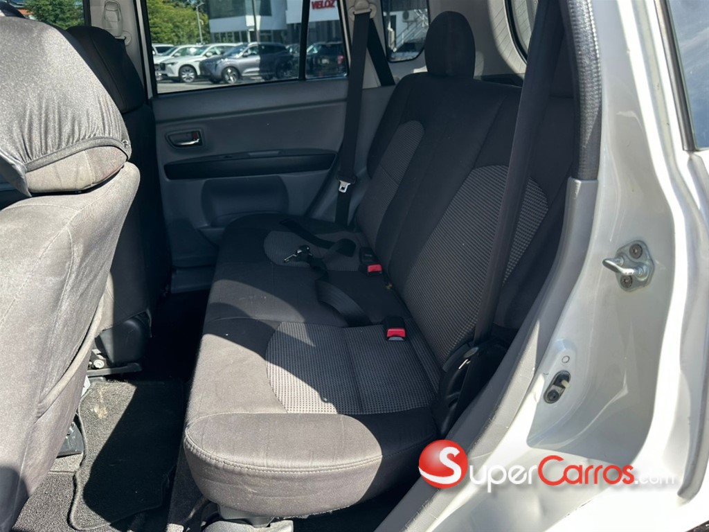 2006 Mazda Demio — foto 6 / 8