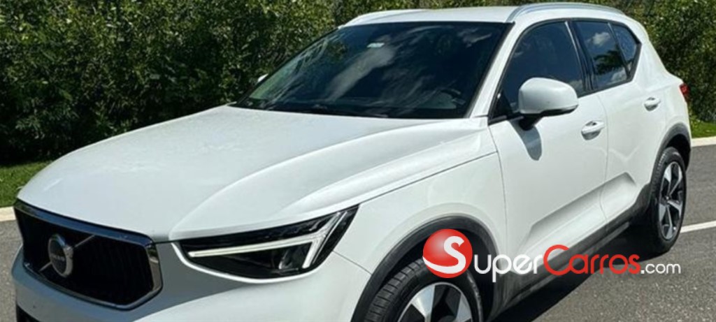 2024 Volvo XC40 Ultimate B4