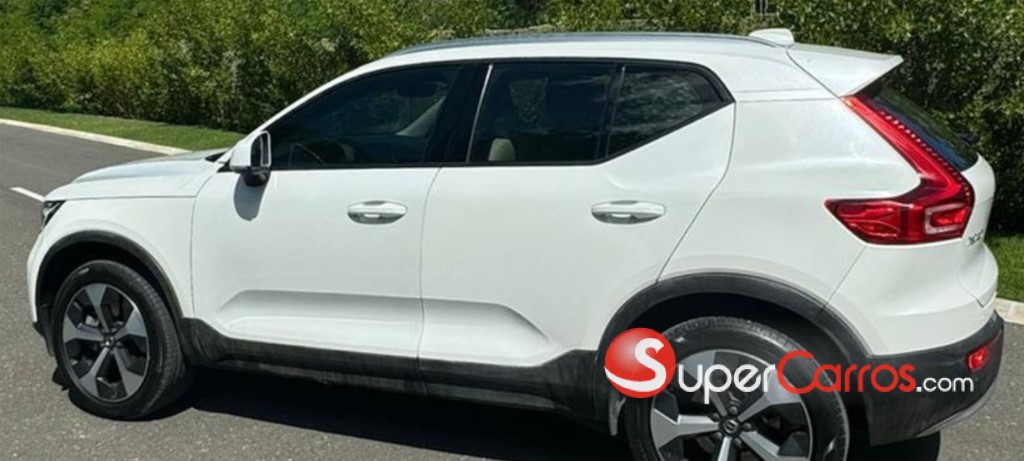 2024 Volvo XC40 Ultimate B4 — foto 5 / 12