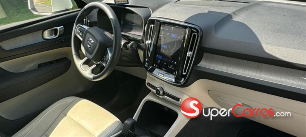 2024 Volvo XC40 Ultimate B4 — foto 11 / 12