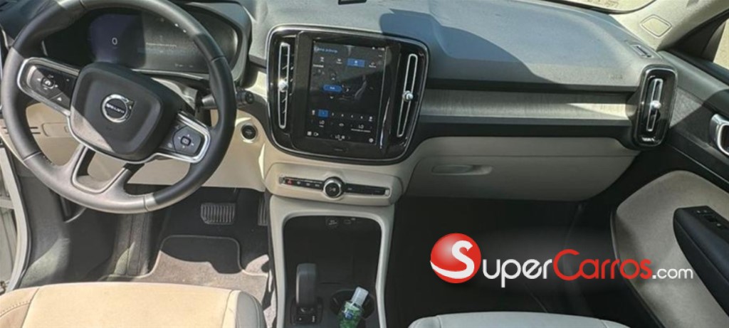 2024 Volvo XC40 Ultimate B4 — foto 12 / 12