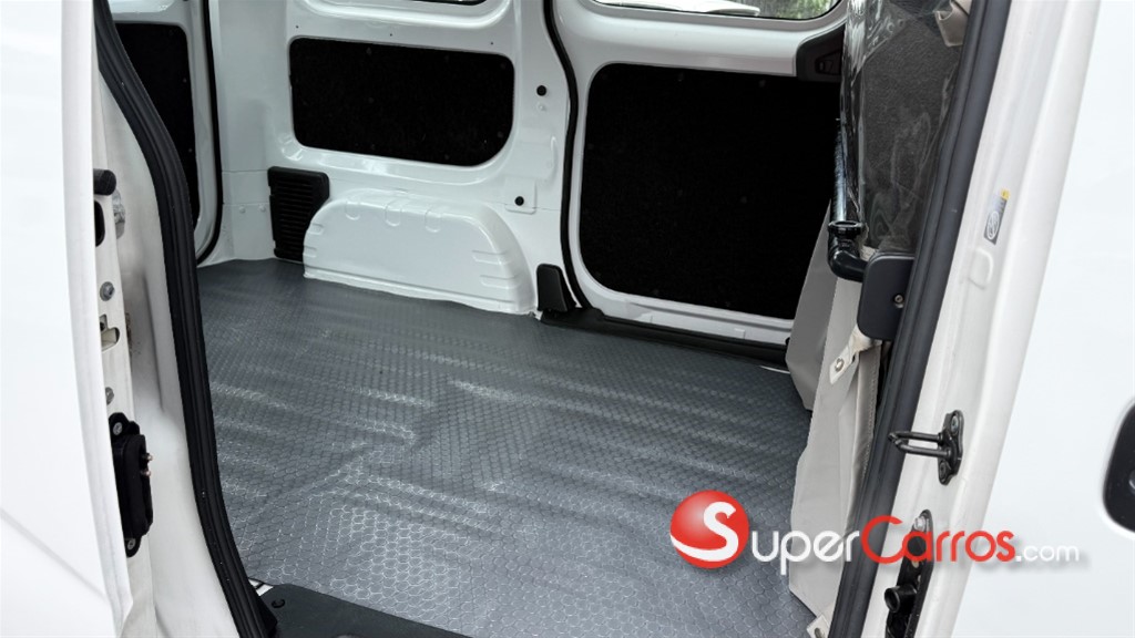 2021 Nissan NV 200 — foto 6 / 12