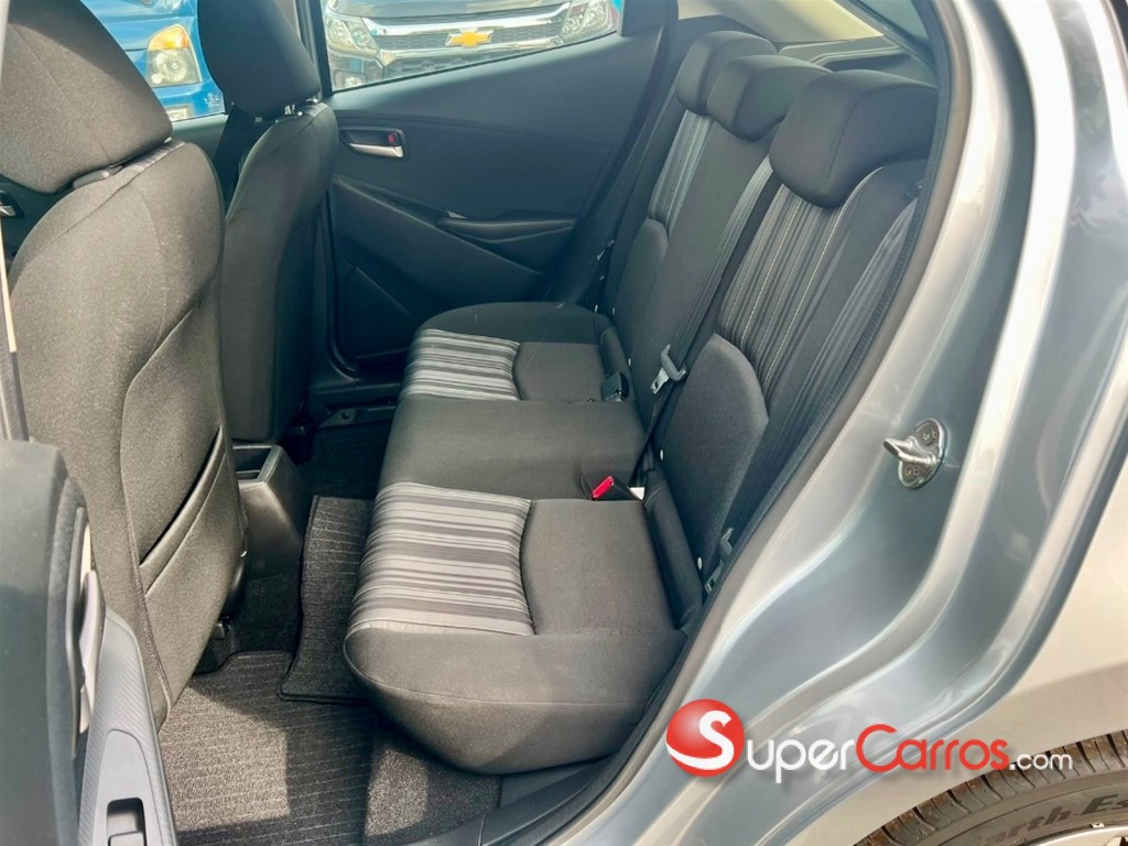 2021 Mazda 2 — foto 6 / 7