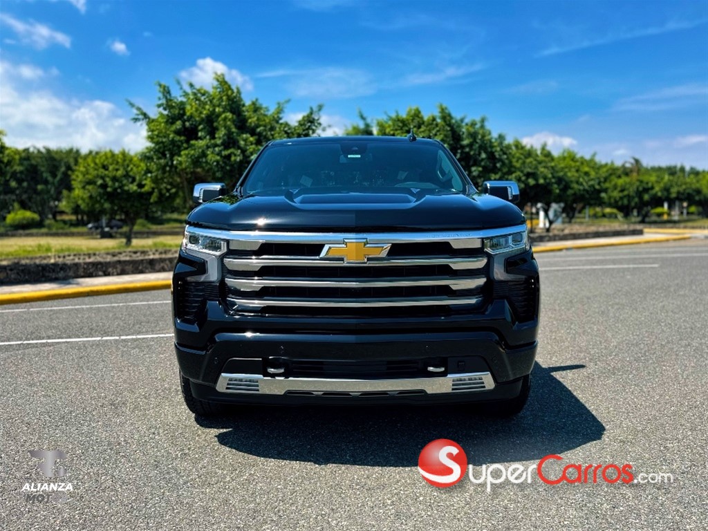2025 Chevrolet Silverado High Country Duramax — foto 2 / 12
