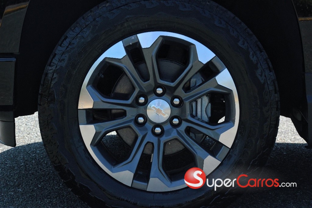 2025 Chevrolet Silverado High Country Duramax — foto 11 / 12