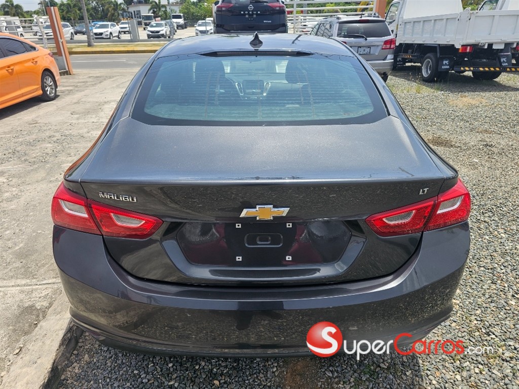 2017 Chevrolet Cruze LT — foto 8 / 10