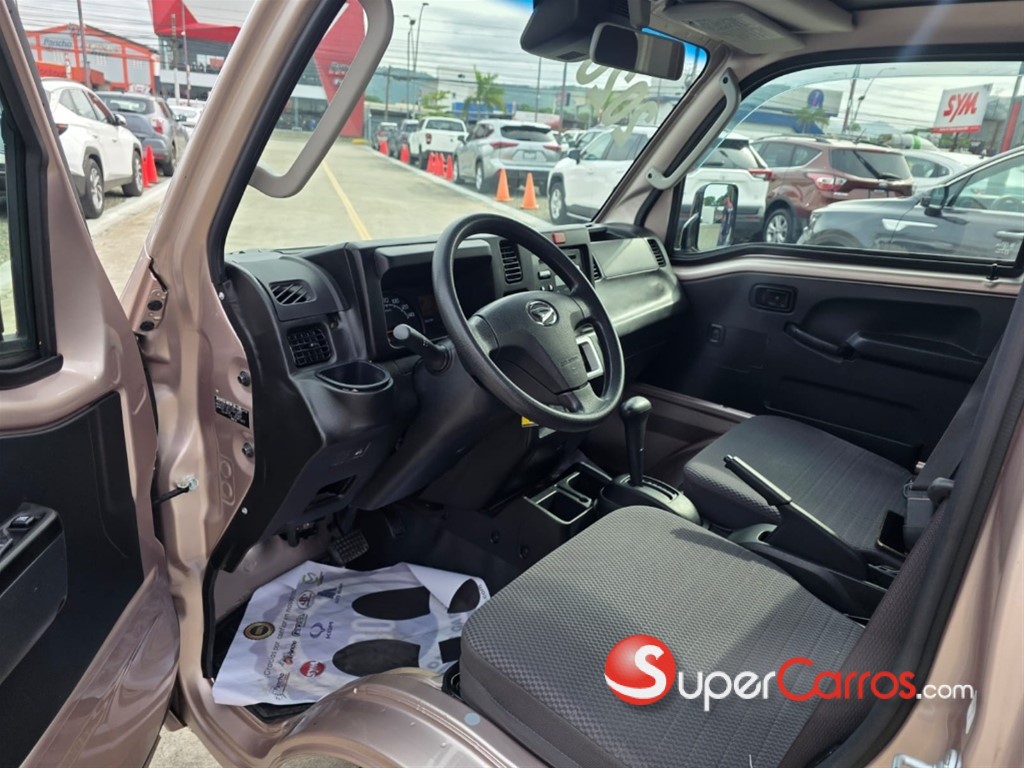 2020 Daihatsu Hijet — foto 7 / 8