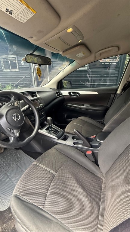 2018 Nissan Sentra S — foto 5 / 10