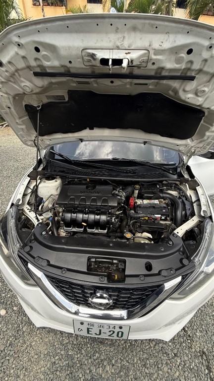 2018 Nissan Sentra S — foto 8 / 10