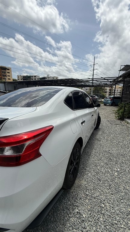 2018 Nissan Sentra S — foto 9 / 10