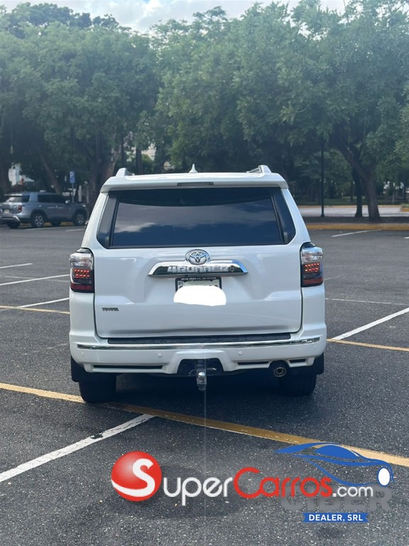 2018 Toyota 4 Runner Limited — foto 8 / 9