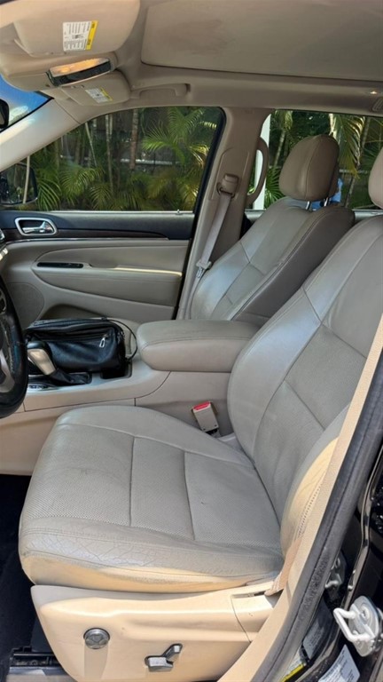 2017 Jeep Grand Cherokee Limited — foto 8 / 9