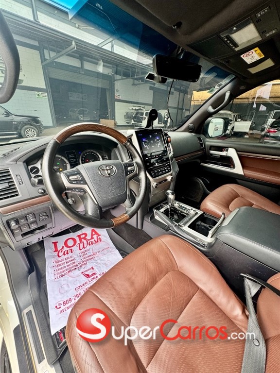2020 Toyota Land Cruiser — foto 6 / 10