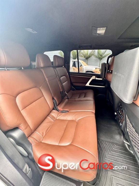 2020 Toyota Land Cruiser — foto 8 / 10