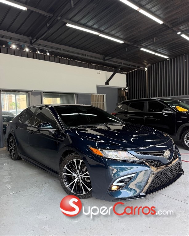 2020 Toyota Camry SE — foto 3 / 12