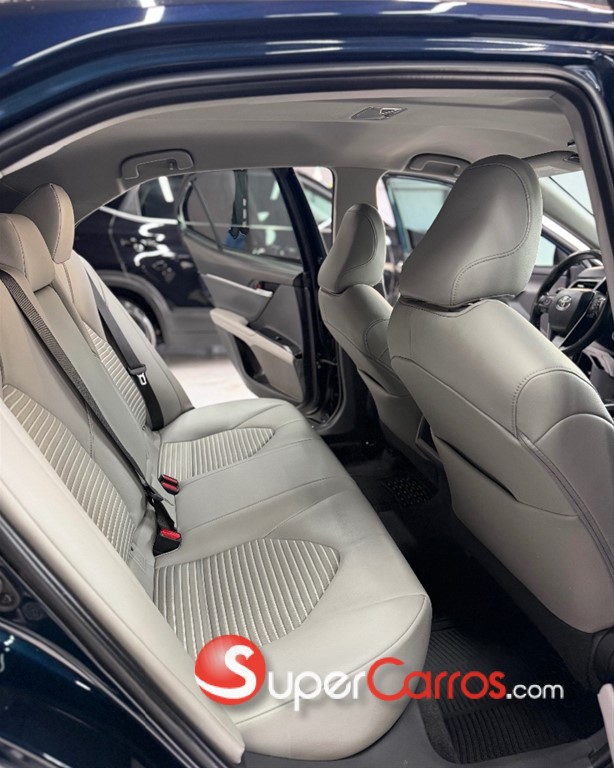 2020 Toyota Camry SE — foto 12 / 12