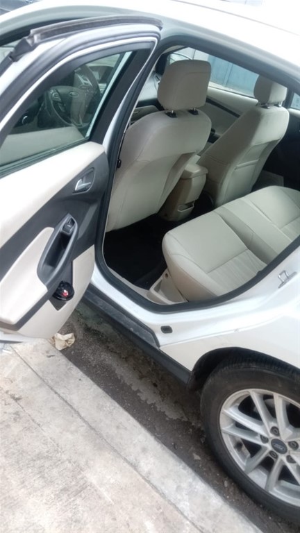 2018 Ford Focus SE — foto 4 / 8