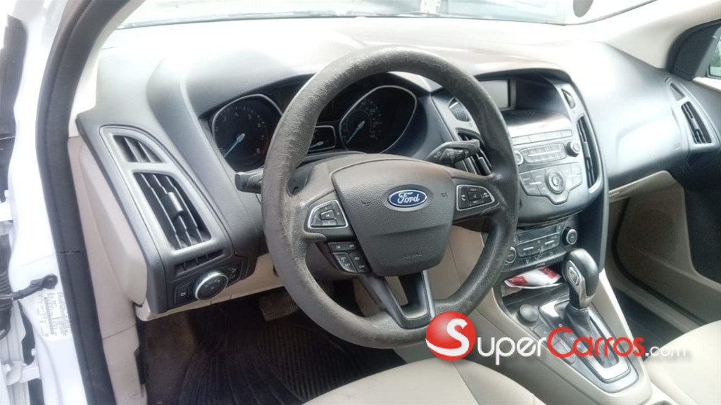 2018 Ford Focus SE — foto 7 / 8
