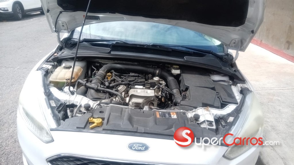 2018 Ford Focus SE — foto 8 / 8