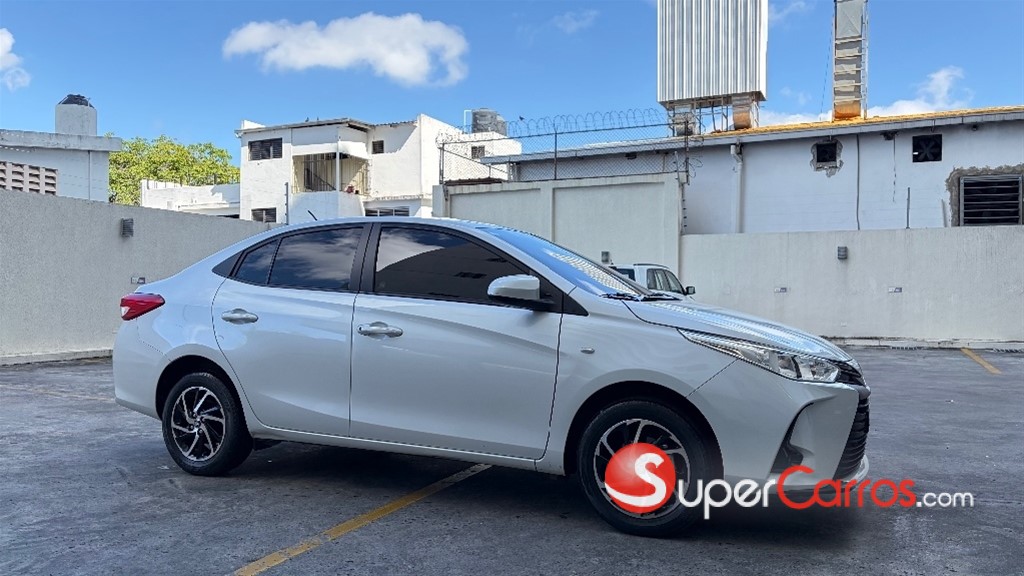 2022 Toyota Yaris — foto 2 / 6