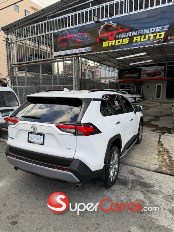 2020 Toyota RAV4 LE PLUS — foto 9 / 10