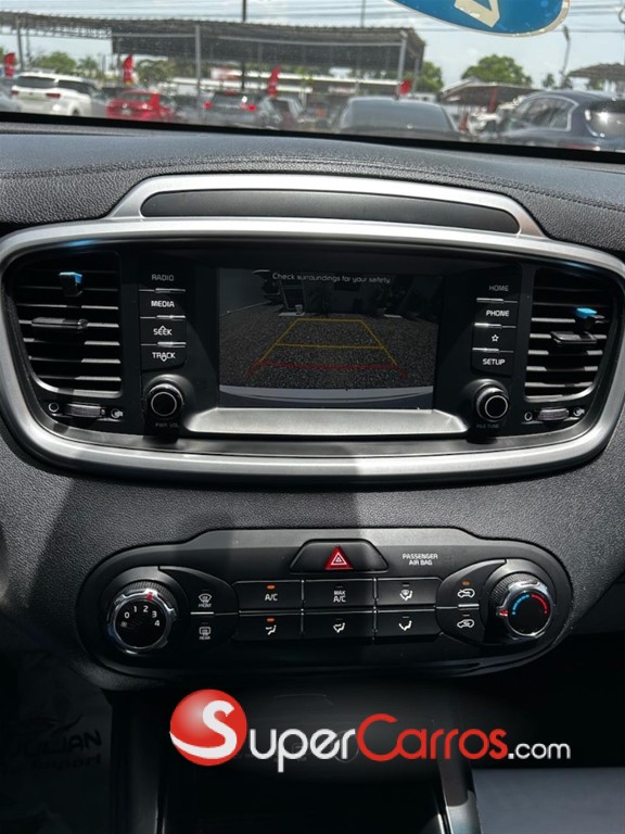 2020 Kia Sorento LX — foto 11 / 12