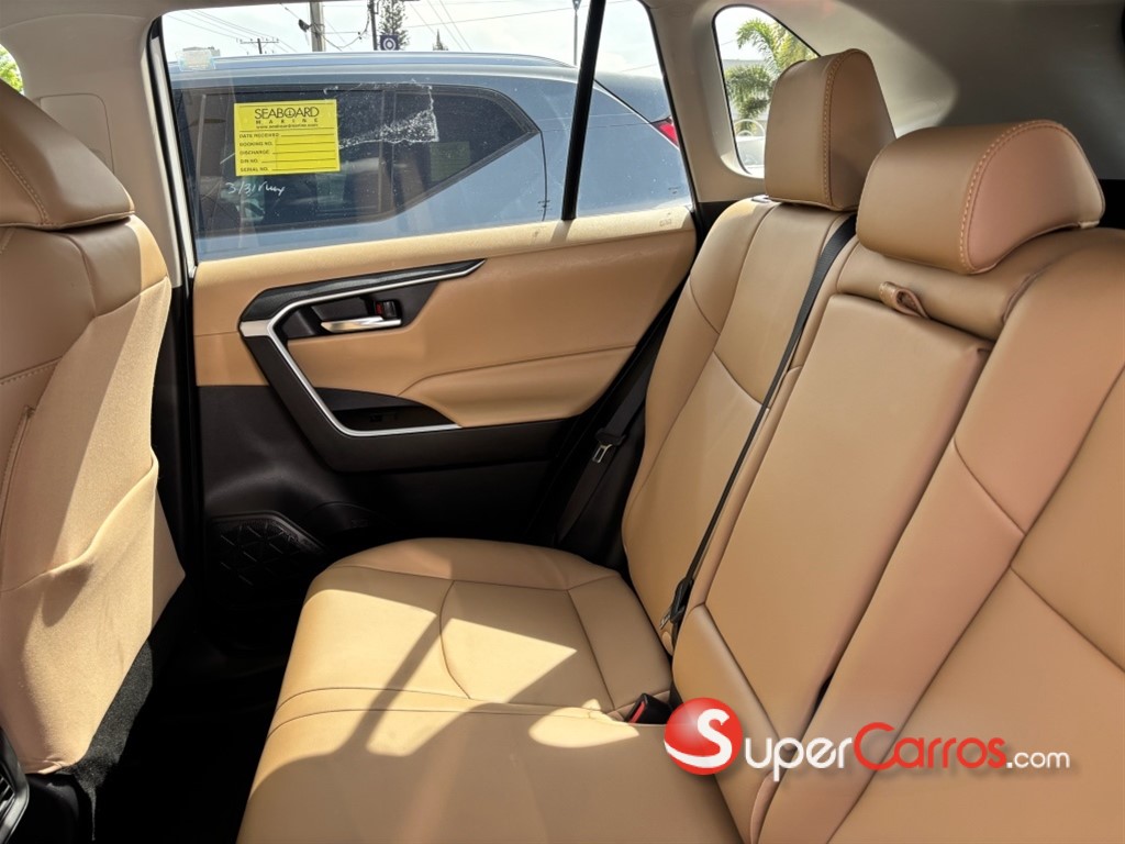 2021 Toyota RAV4 XLE — foto 8 / 12