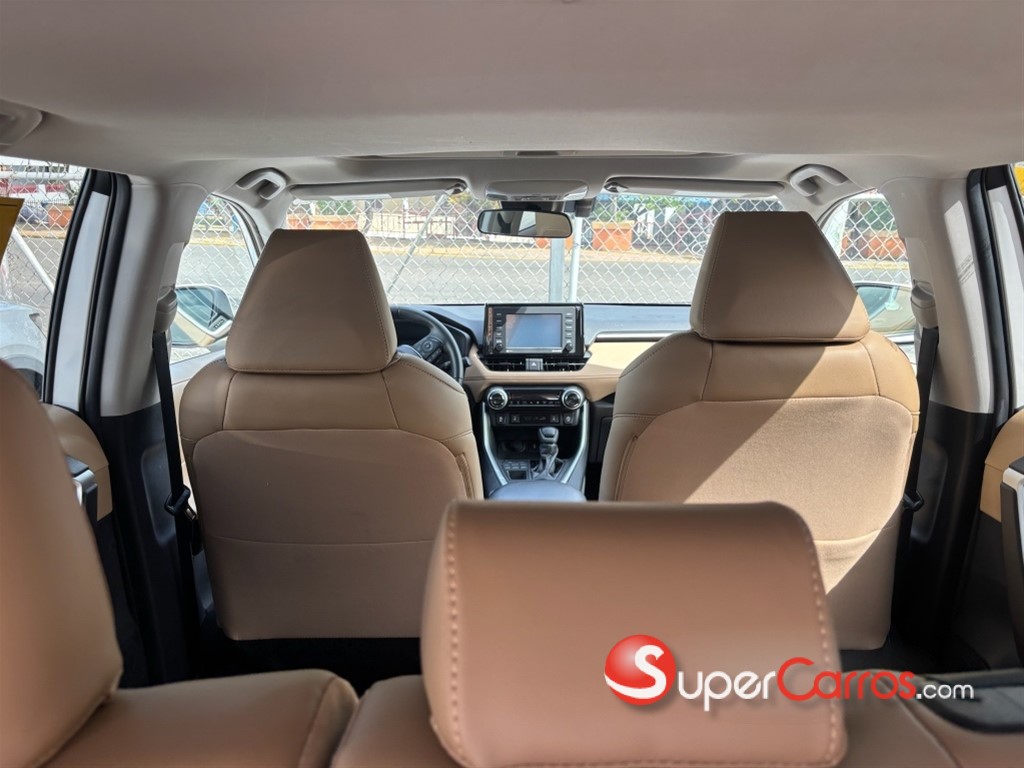 2021 Toyota RAV4 XLE — foto 9 / 12