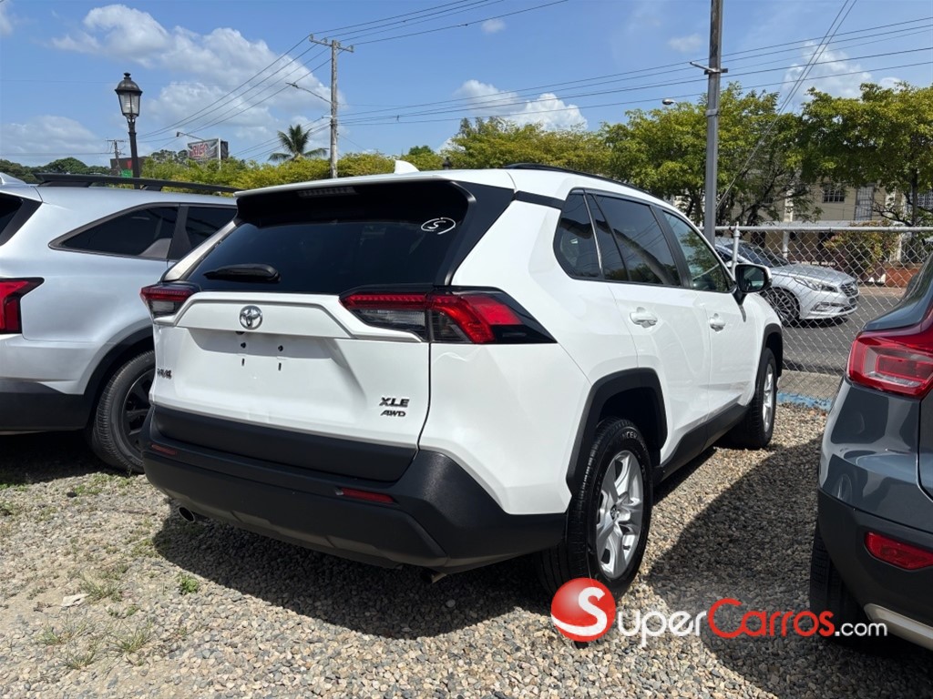 2021 Toyota RAV4 XLE — foto 11 / 12