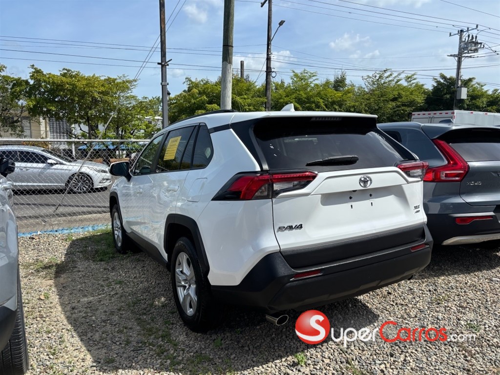 2021 Toyota RAV4 XLE — foto 12 / 12
