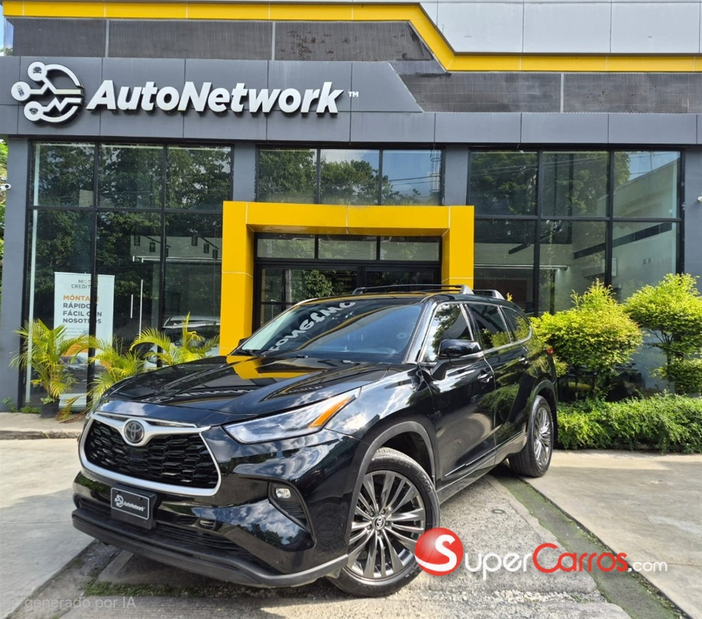 2021 Toyota Highlander LE — foto 2 / 12