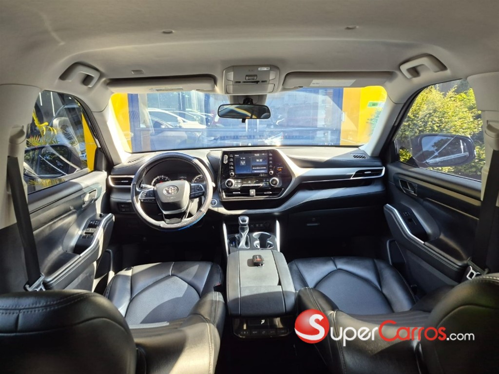 2021 Toyota Highlander LE — foto 12 / 12
