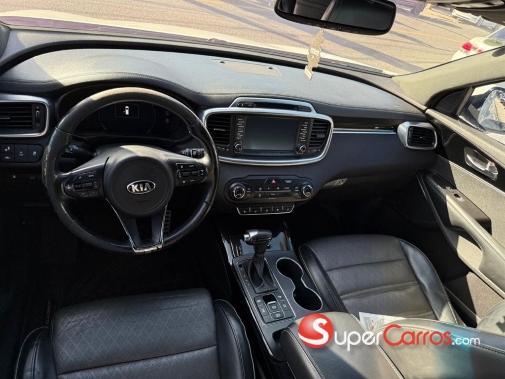 2016 Kia Sorento Limited — foto 9 / 12