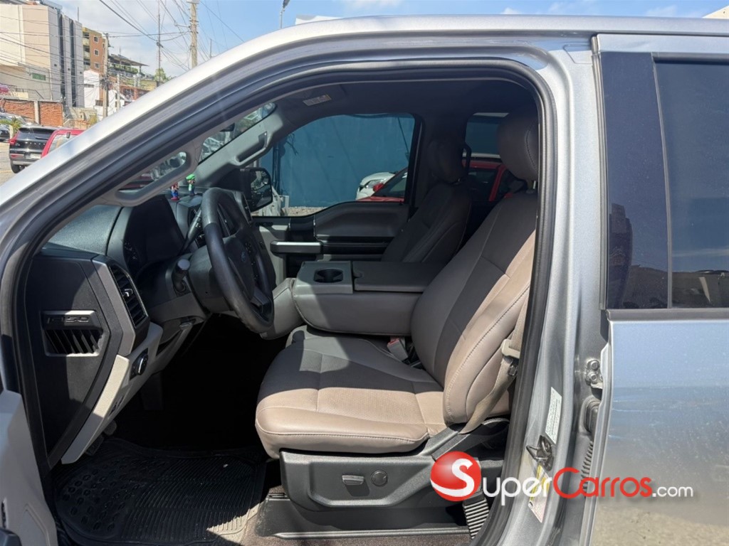 2020 Ford F 150 XLT ECOBOOST — foto 8 / 11