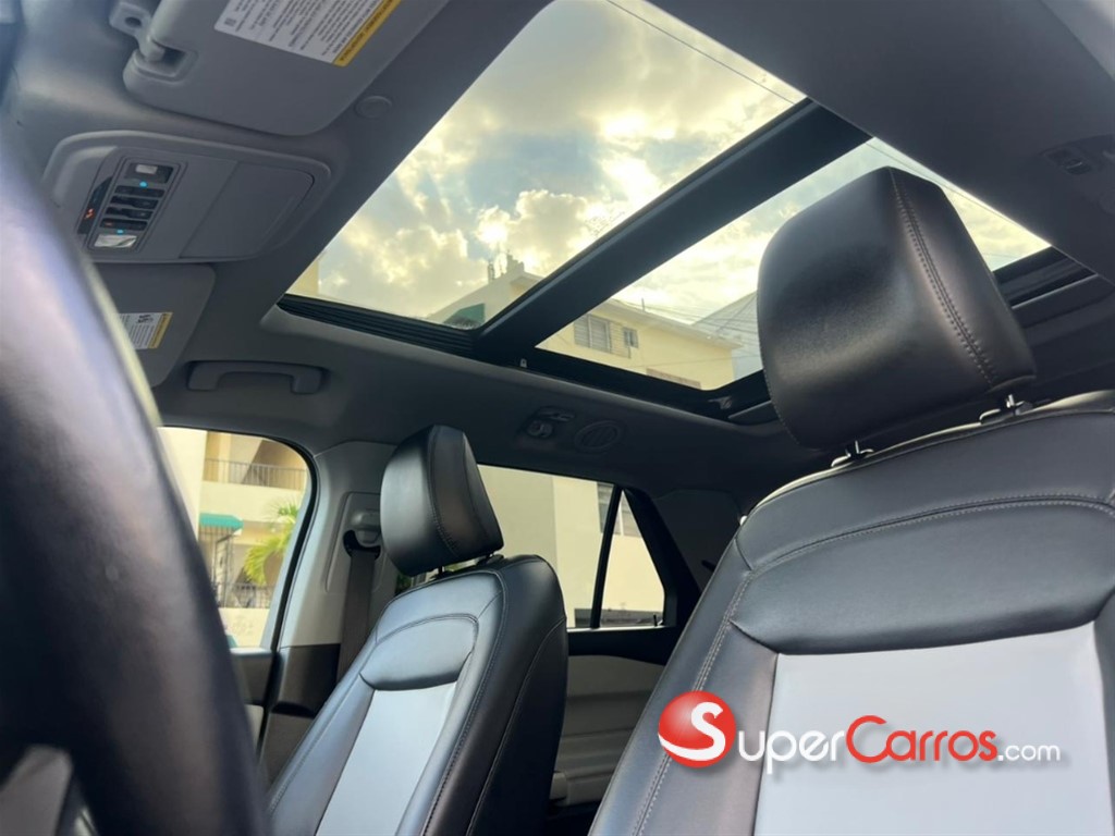 2023 Ford Explorer XLT 4WD — foto 7 / 11