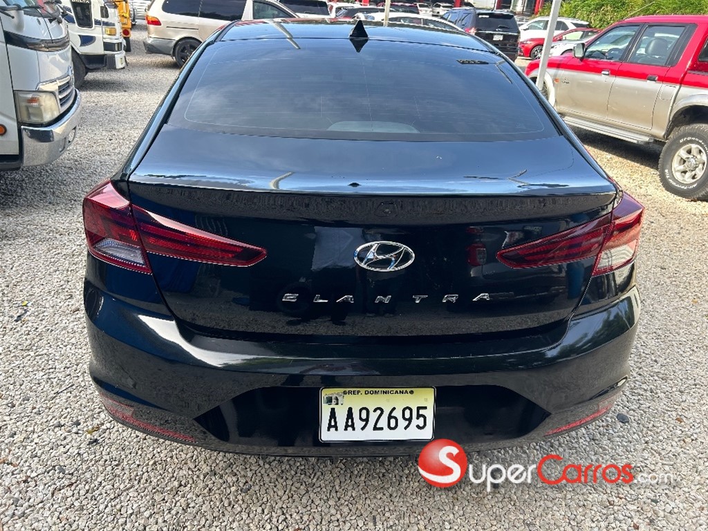 2020 Hyundai Elantra — foto 6 / 12