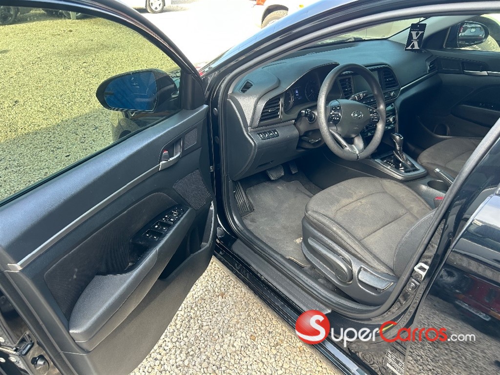 2020 Hyundai Elantra — foto 7 / 12