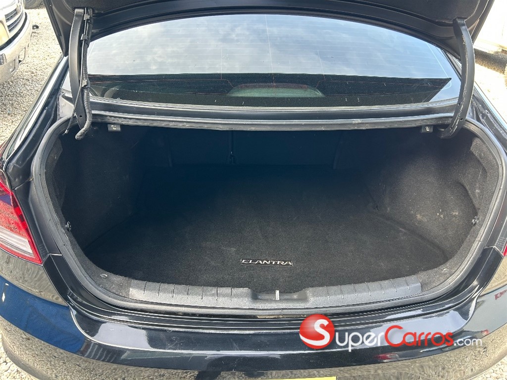 2020 Hyundai Elantra — foto 12 / 12