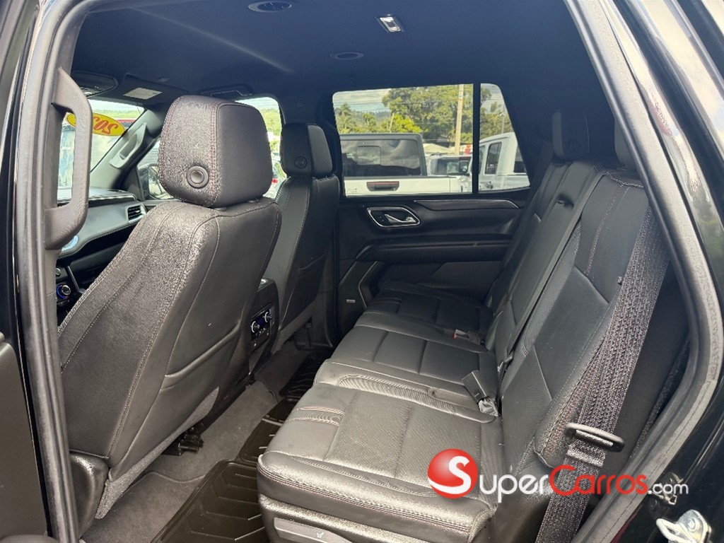 2021 Chevrolet Tahoe RST — foto 8 / 10