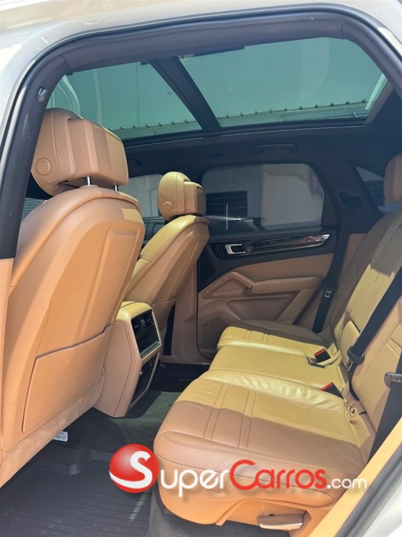 2019 Porsche Cayenne — foto 8 / 12