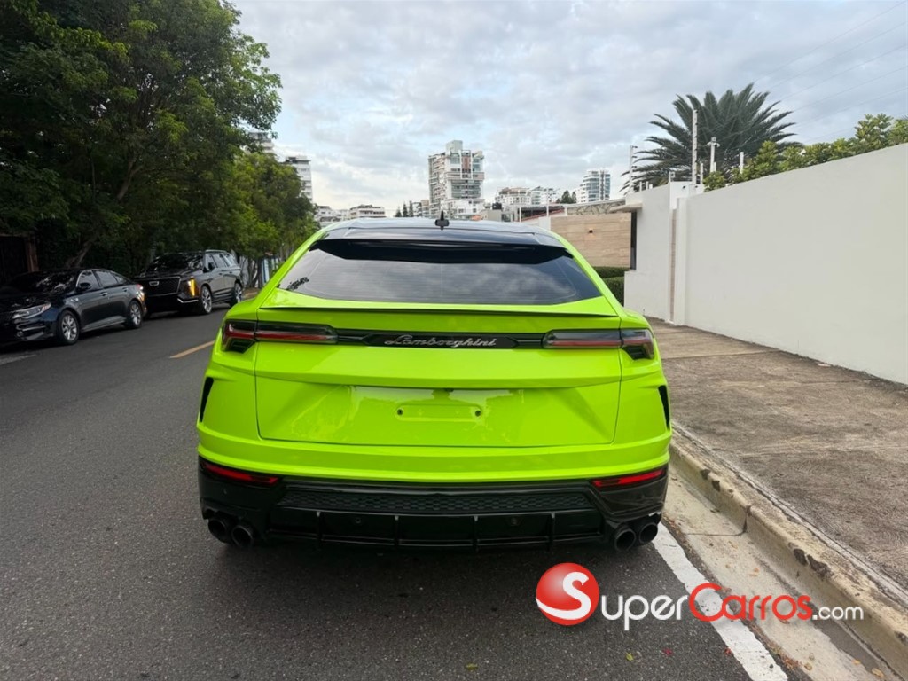2019 Lamborghini Urus — foto 6 / 9