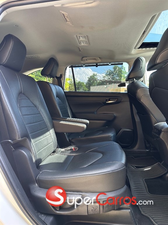 2022 Toyota Highlander XLE — foto 5 / 12