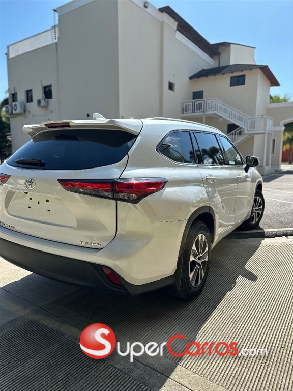 2022 Toyota Highlander XLE — foto 8 / 12