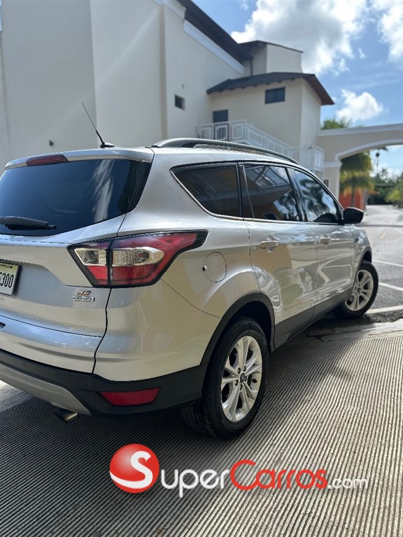 2018 Ford Escape Ecoboost — foto 7 / 12