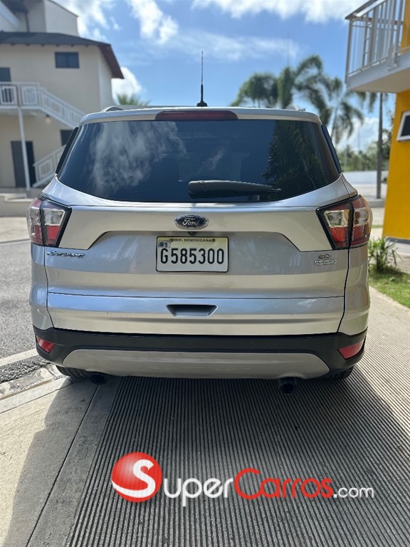 2018 Ford Escape Ecoboost — foto 8 / 12