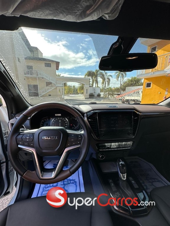 2026 Isuzu DMAX LSE — foto 10 / 12