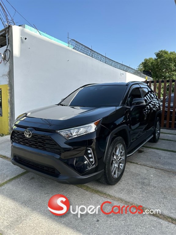 2021 Toyota RAV4 XLE — foto 2 / 10